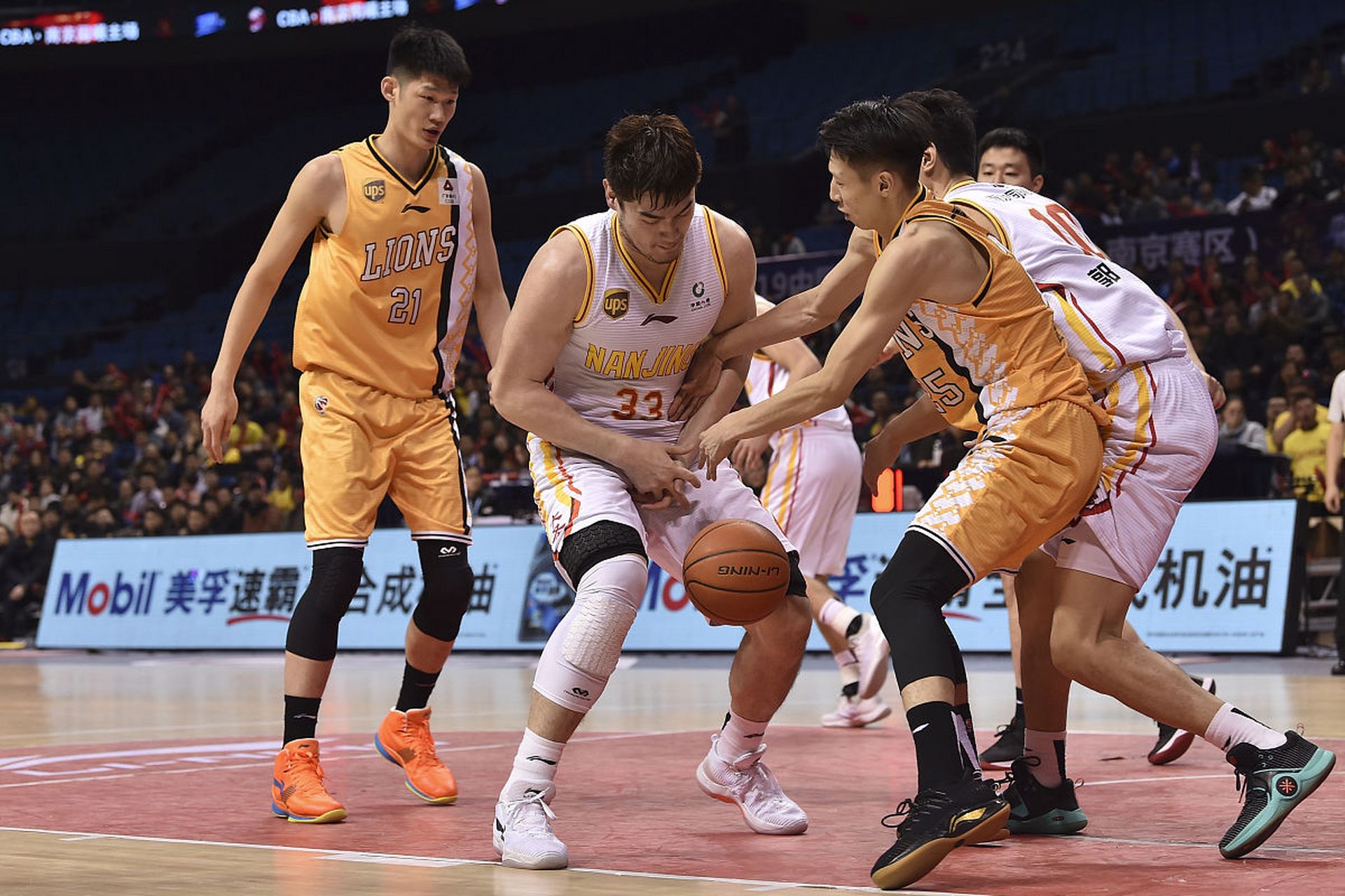 CBA常规赛倒计时,武汉三镇今晨状态回暖,细节引发关注,赛场秩序良好,阵容厚度经受考验的简单介绍 CBA常规赛倒计时,武汉三镇今晨状态回暖,细节引发关注,赛场秩序良好,阵容厚度经受考验的简单介绍